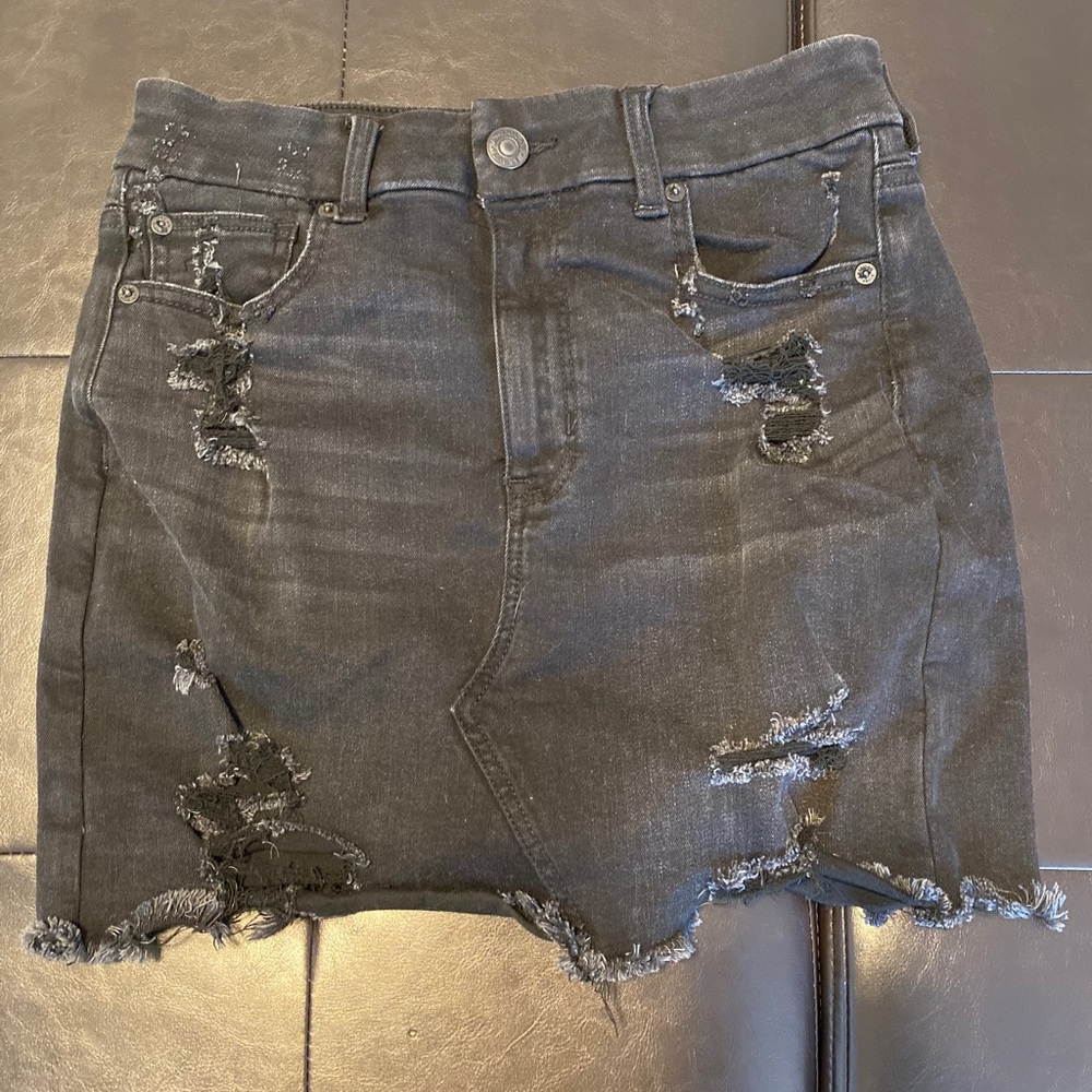 American eagle distressed skirt